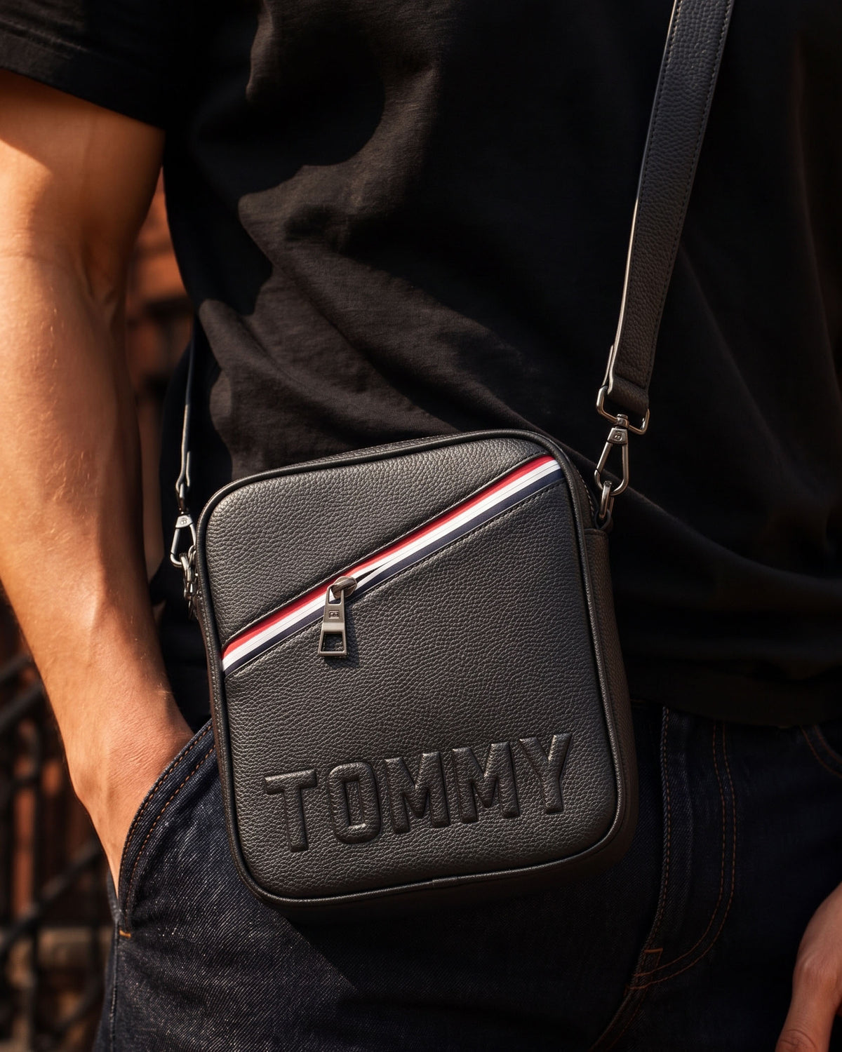 شنطة كروس تومي هيلفيغر (Tommy Hilfiger)