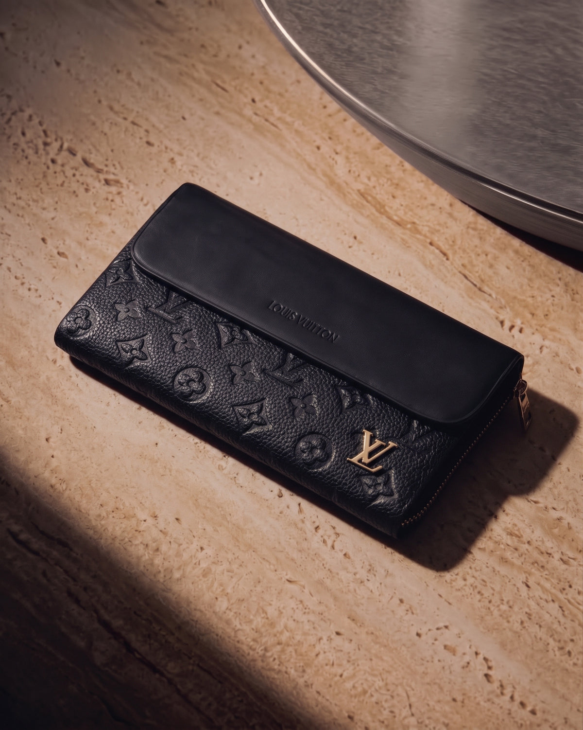 حقيبة لويس فيتون (Louis Vuitton)