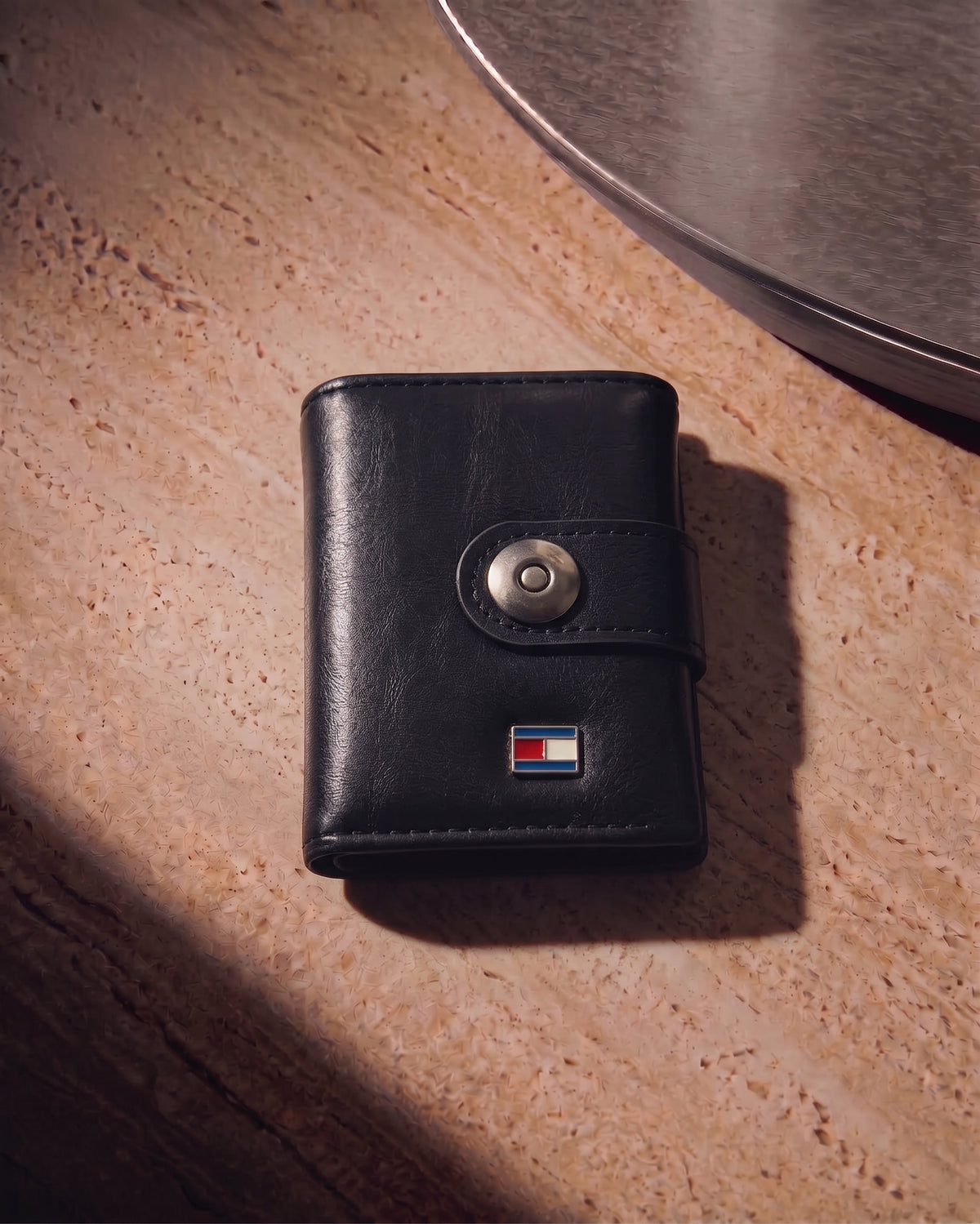 محفظة تومي هيلفيغر (Tommy Hilfiger)