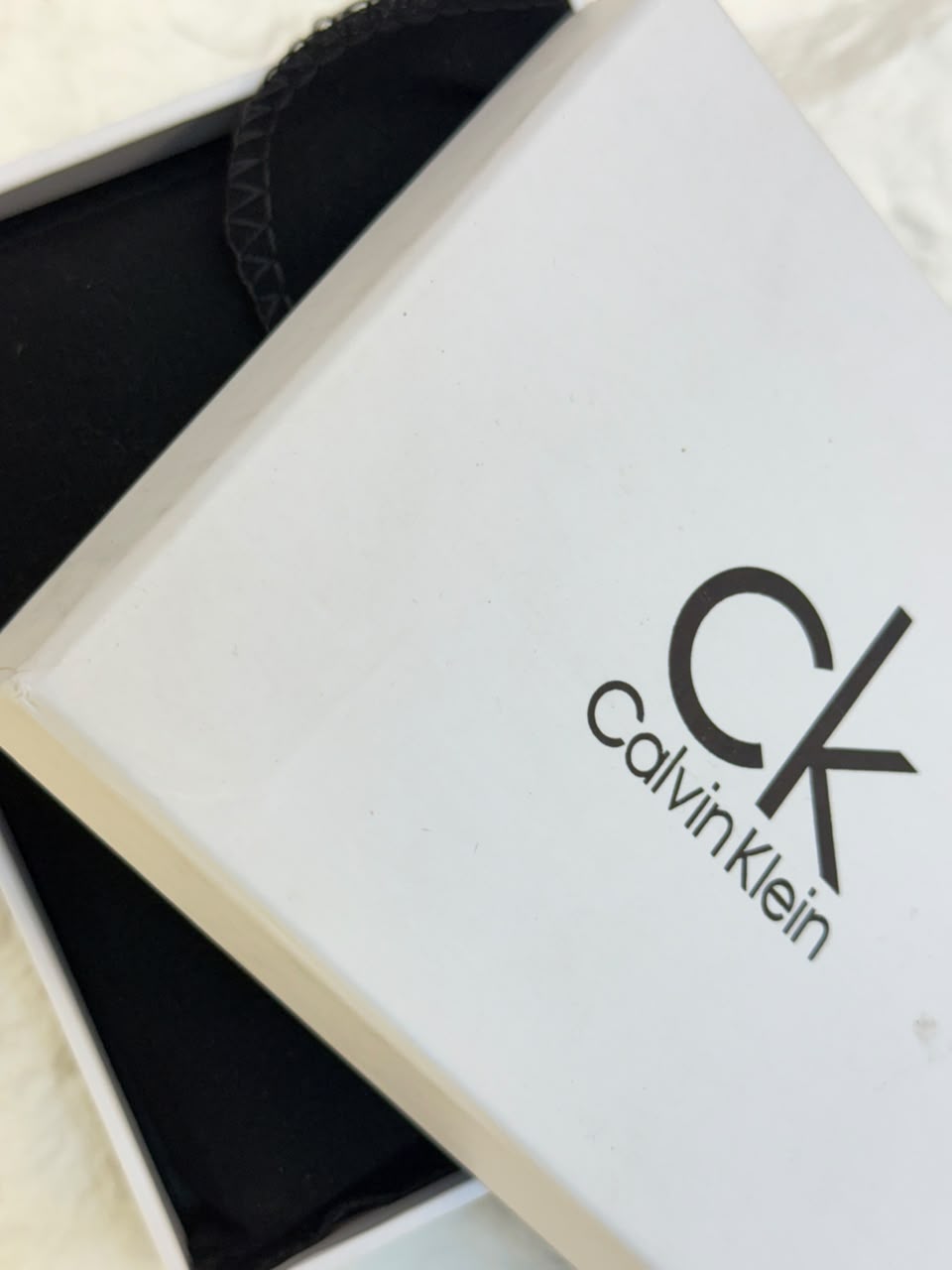 محفظة كالفن كلاين (Calvin Klein)