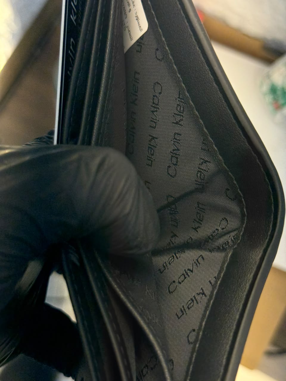 محفظة كالفن كلاين (Calvin Klein)