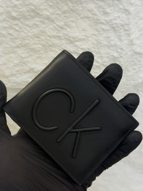 محفظة كالفن كلاين (Calvin Klein)
