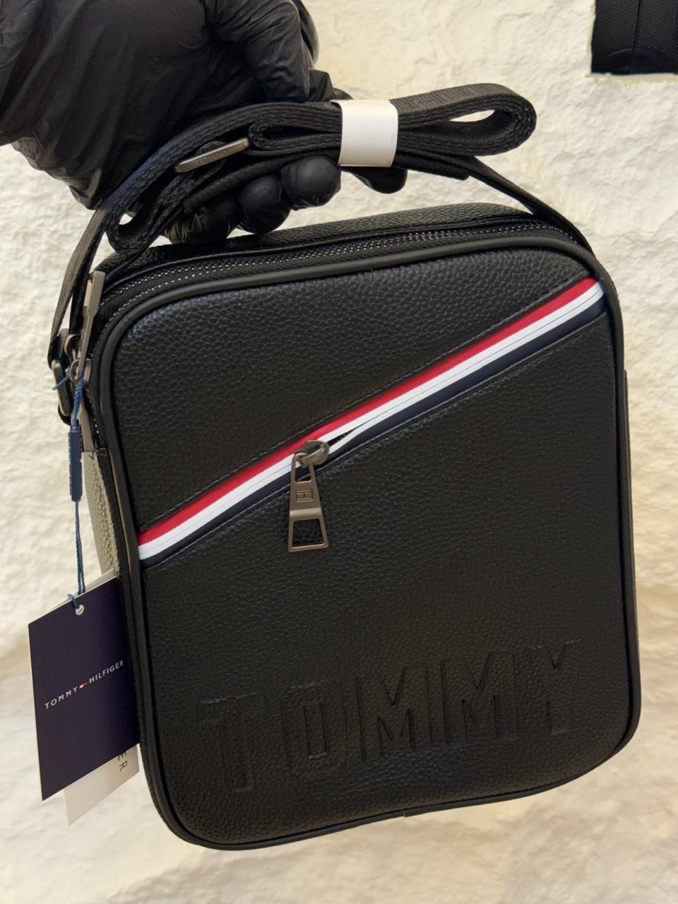 شنطة كروس تومي هيلفيغر (Tommy Hilfiger)