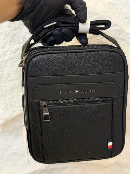 شنطة كروس تومي هيلفيغر (Tommy Hilfiger)