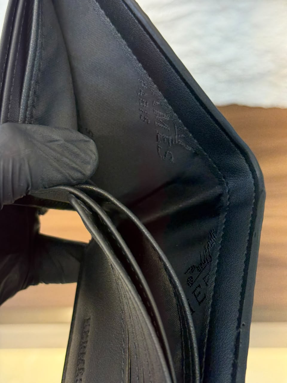 محفظة هيرميس (Hermès)